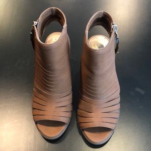 Sam Edelman Circus Tan shoe. Only worn 2 times.